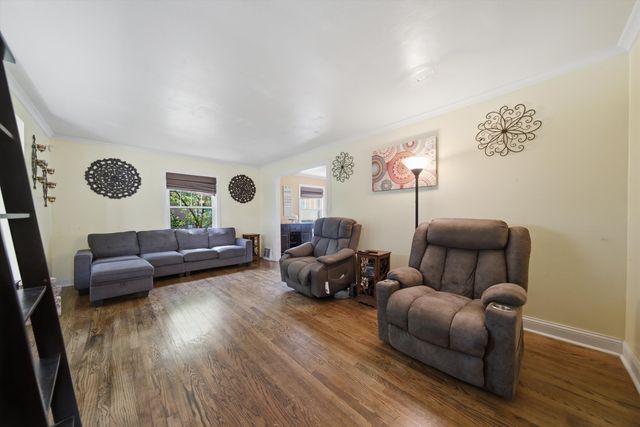 1446 Manchester Avenue, Westchester, IL 60154