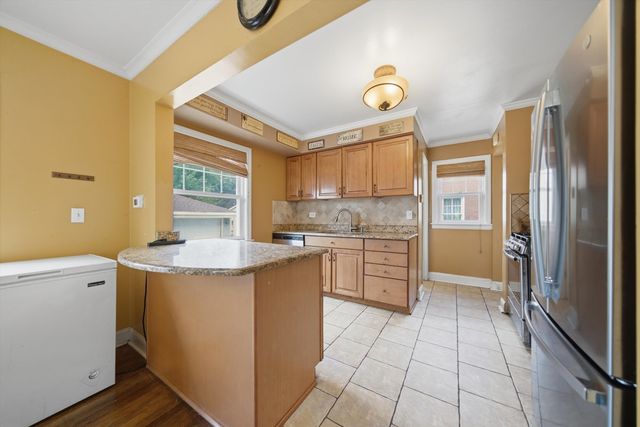 1446 Manchester Avenue, Westchester, IL 60154