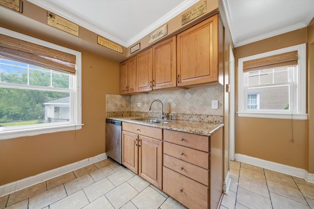 1446 Manchester Avenue, Westchester, IL 60154