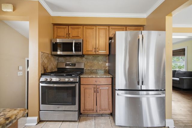 1446 Manchester Avenue, Westchester, IL 60154