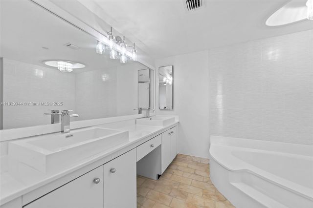 1000 Quayside Ter 1909, Miami, FL 33138