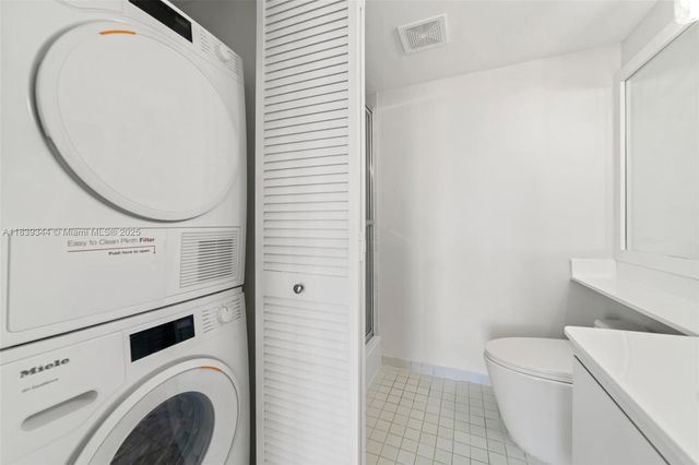 1000 Quayside Ter 1909, Miami, FL 33138