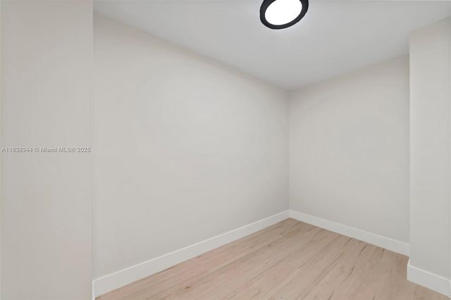 1000 Quayside Ter 1909, Miami, FL 33138