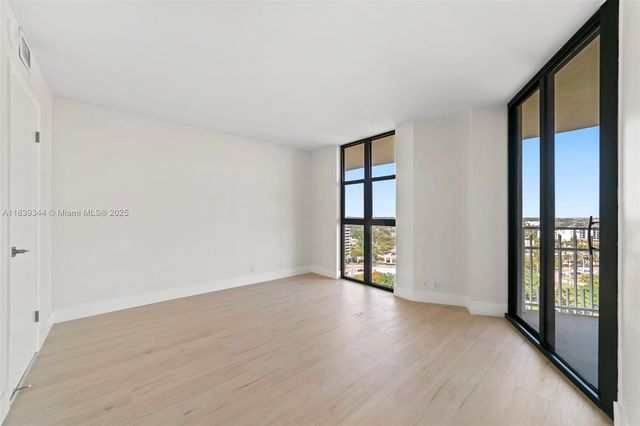 1000 Quayside Ter 1909, Miami, FL 33138