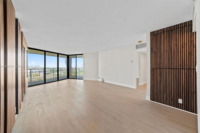 1000 Quayside Ter 1909, Miami, FL 33138