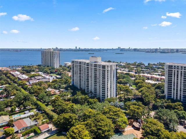 1000 Quayside Ter 1909, Miami, FL 33138