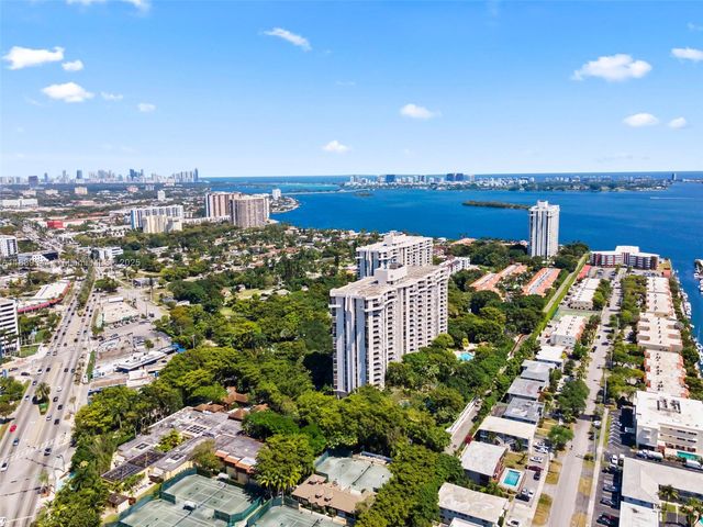 1000 Quayside Ter 1909, Miami, FL 33138