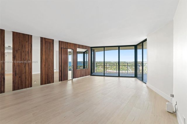 1000 Quayside Ter 1909, Miami, FL 33138