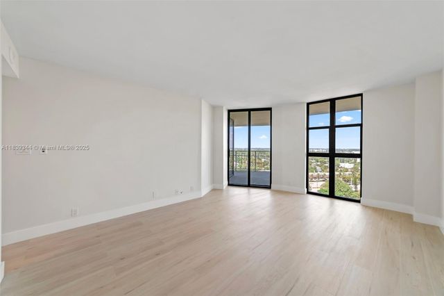 1000 Quayside Ter 1909, Miami, FL 33138