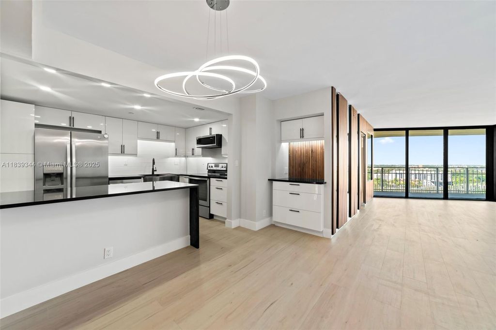 1000 Quayside Ter 1909, Miami, FL 33138