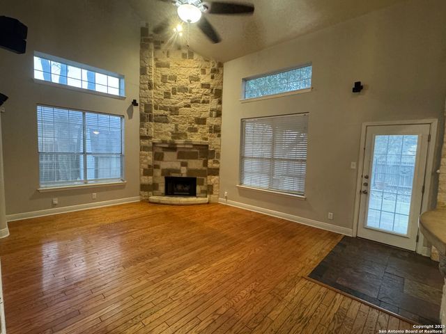 10118 MISSION CRK, Converse, TX 78109