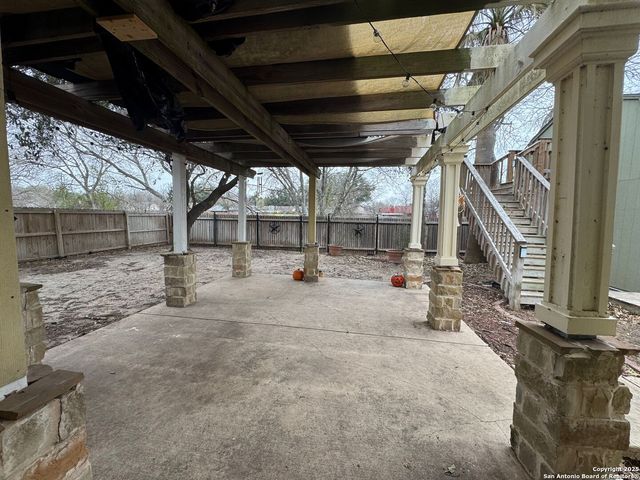 10118 MISSION CRK, Converse, TX 78109