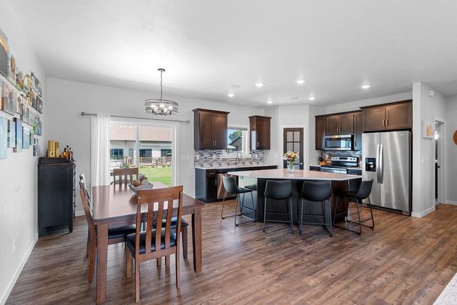 182 MEADOWLARK LANE, Luxemburg, WI 54217