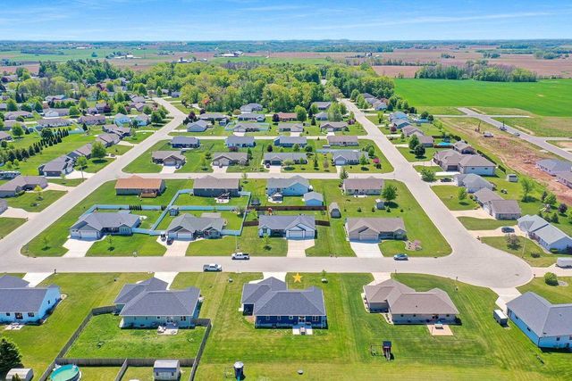 182 MEADOWLARK LANE, Luxemburg, WI 54217