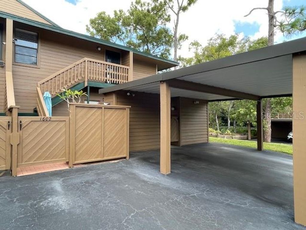 1602 LENNOX ROAD E 1602, Palm Harbor, FL 34683