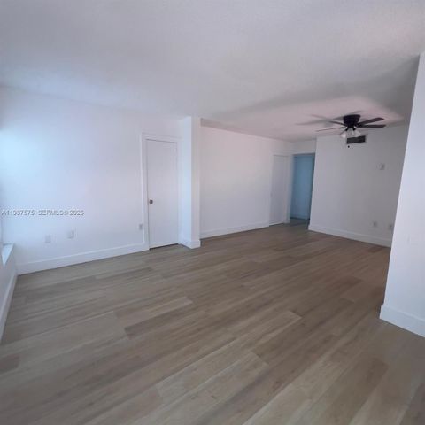 10550 NW 7th Ter B7, Miami, FL 33172