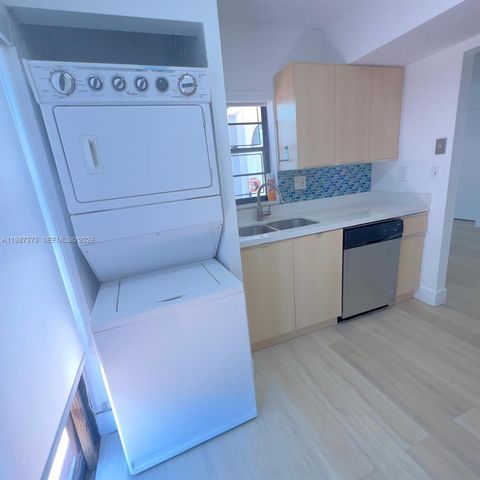 10550 NW 7th Ter B7, Miami, FL 33172
