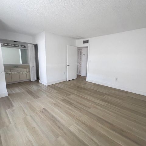 10550 NW 7th Ter B7, Miami, FL 33172