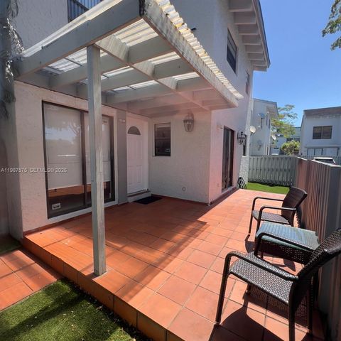 10550 NW 7th Ter B7, Miami, FL 33172