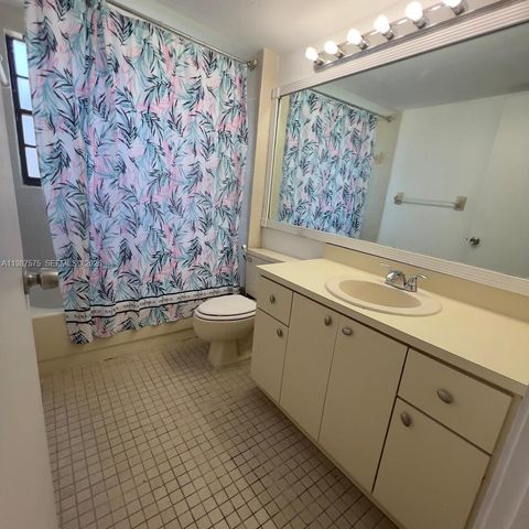 10550 NW 7th Ter B7, Miami, FL 33172