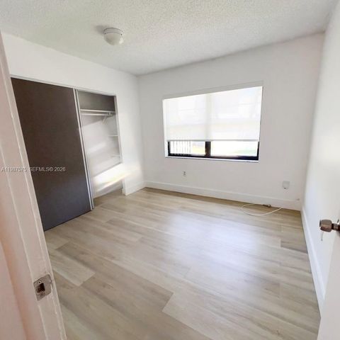 10550 NW 7th Ter B7, Miami, FL 33172