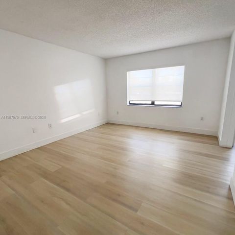 10550 NW 7th Ter B7, Miami, FL 33172
