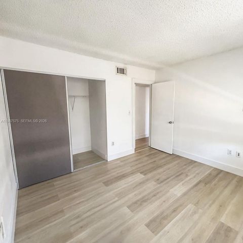 10550 NW 7th Ter B7, Miami, FL 33172