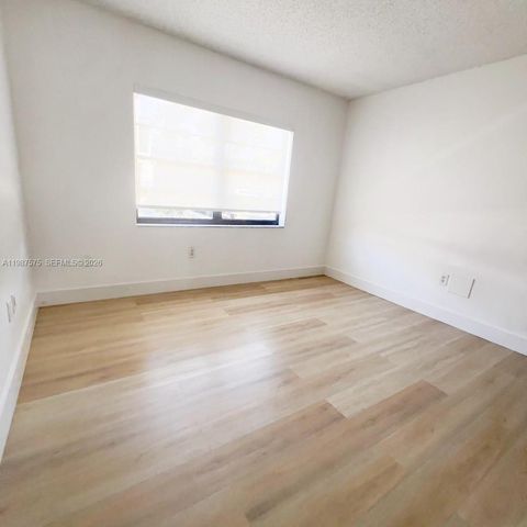 10550 NW 7th Ter B7, Miami, FL 33172