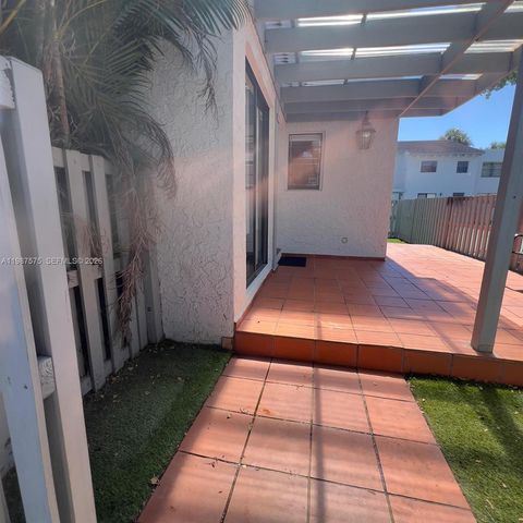 10550 NW 7th Ter B7, Miami, FL 33172