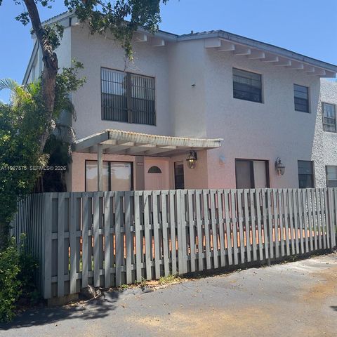 10550 NW 7th Ter B7, Miami, FL 33172