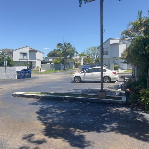 10550 NW 7th Ter B7, Miami, FL 33172