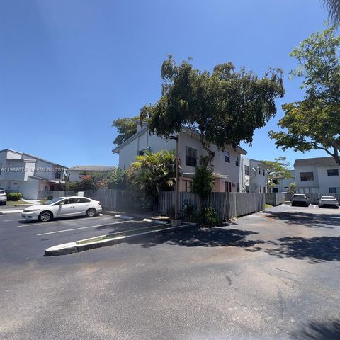 10550 NW 7th Ter B7, Miami, FL 33172