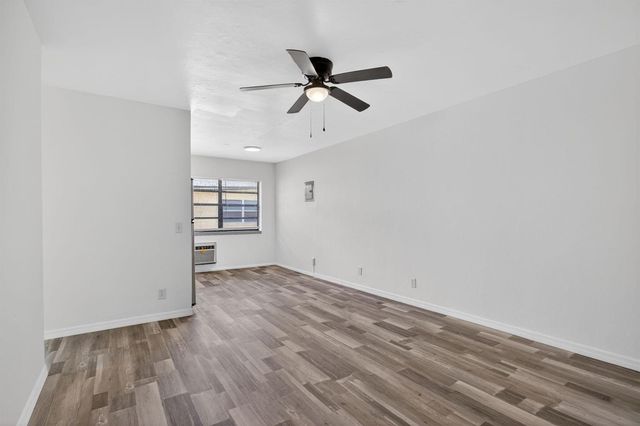 2275 NE 12th Street 13, Pompano Beach, FL 33062