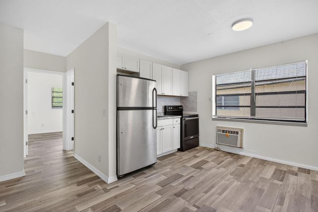 2275 NE 12th Street 13, Pompano Beach, FL 33062