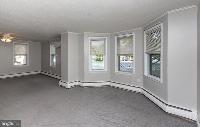 334 E CONESTOGA RD, Wayne, PA 19087