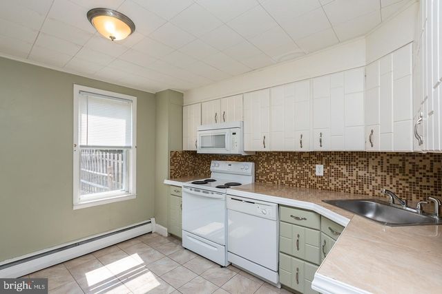 334 E CONESTOGA RD, Wayne, PA 19087