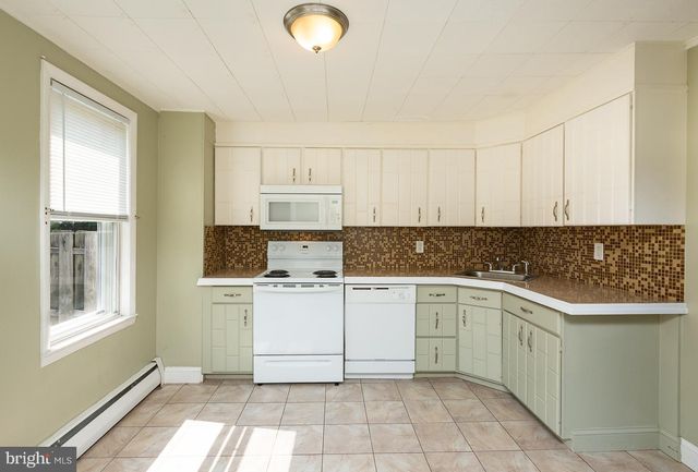 334 E CONESTOGA RD, Wayne, PA 19087