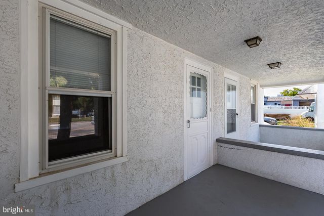 334 E CONESTOGA RD, Wayne, PA 19087