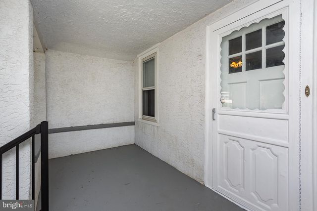 334 E CONESTOGA RD, Wayne, PA 19087