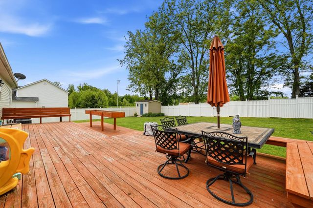 252 Woodmire Drive, Milton, WV 25541
