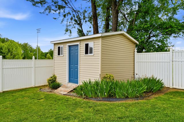 252 Woodmire Drive, Milton, WV 25541