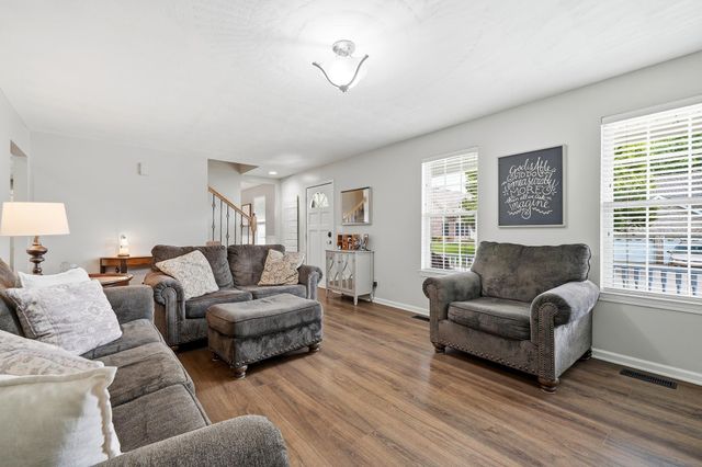 252 Woodmire Drive, Milton, WV 25541