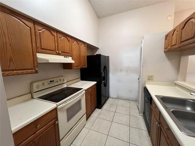 124 CLEAR LAKE CIRCLE, Sanford, FL 32773