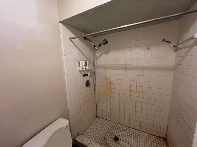 124 CLEAR LAKE CIRCLE, Sanford, FL 32773