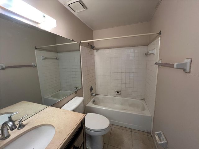 124 CLEAR LAKE CIRCLE, Sanford, FL 32773