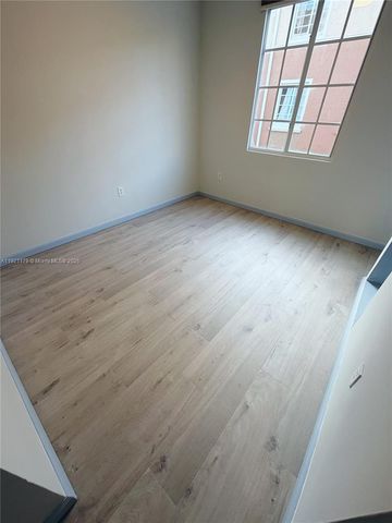 2881 NE 185th St 102, Aventura, FL 33180