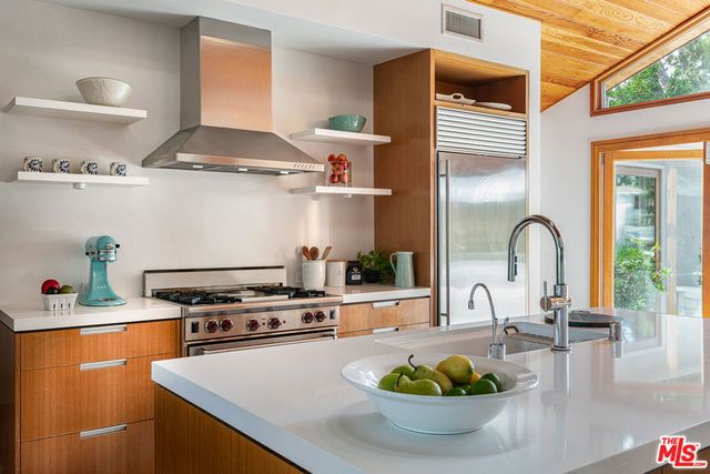 1413 Ashland Avenue, Santa Monica, CA 90405