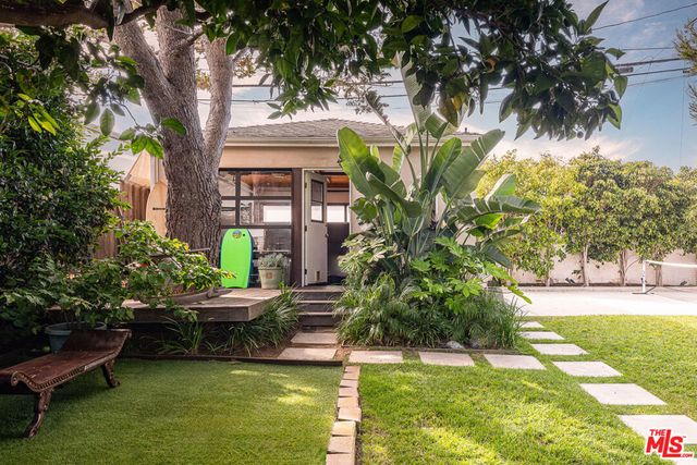 1413 Ashland Avenue, Santa Monica, CA 90405