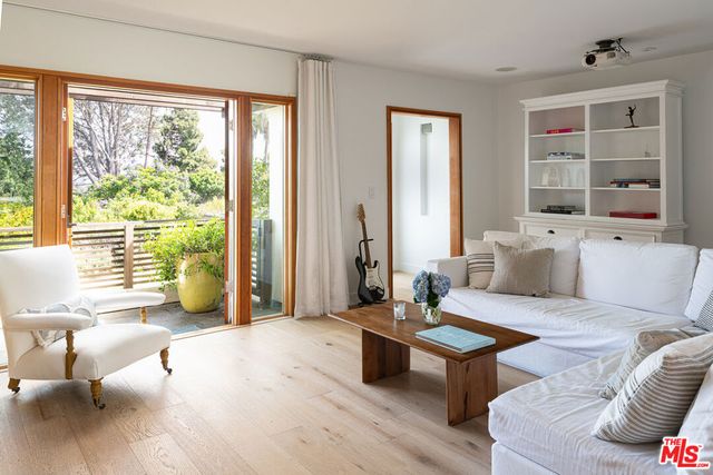 1413 Ashland Avenue, Santa Monica, CA 90405