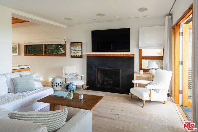 1413 Ashland Avenue, Santa Monica, CA 90405